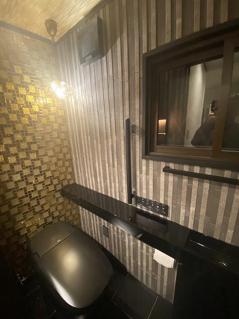 トイレのリフォーム～個性を活かした素材選びで、唯一無二の空間に