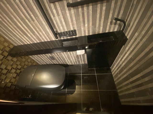 トイレのリフォーム～個性を活かした素材選びで、唯一無二の空間に